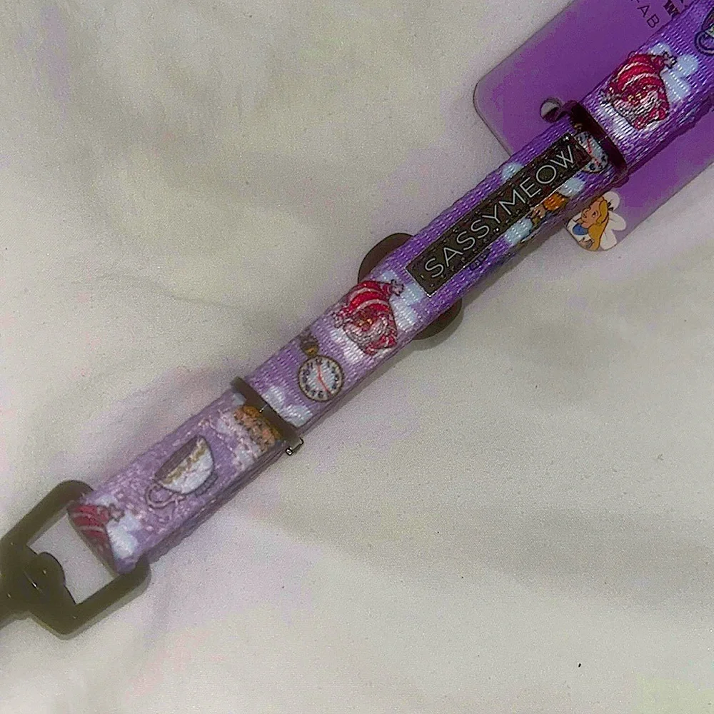 Sassy Meow Alice In Wonderland Cat Collar (S) and Matching Leash 6ft
